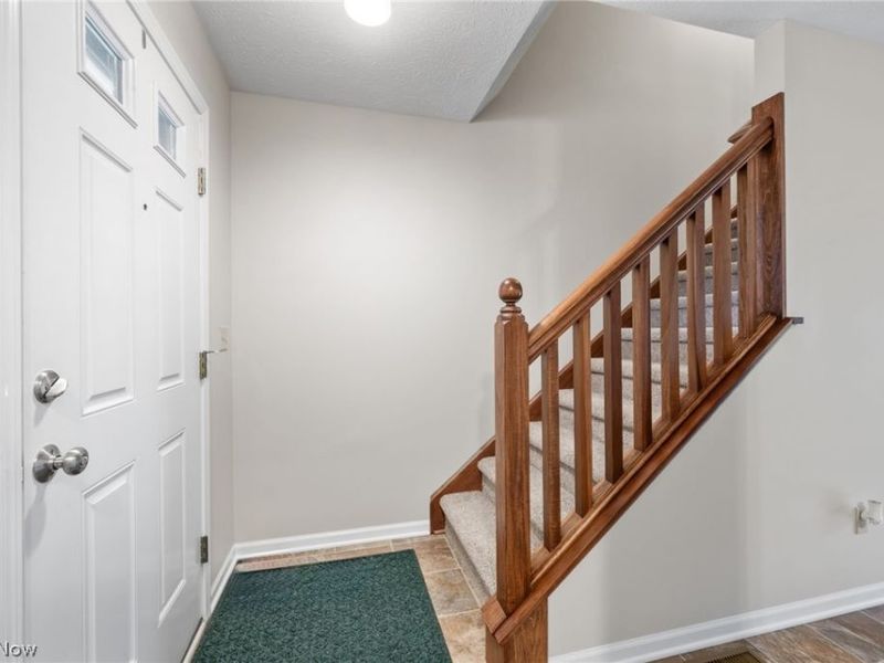 342 Angela Lane, Avon Lake, OH 44012 Photo 2