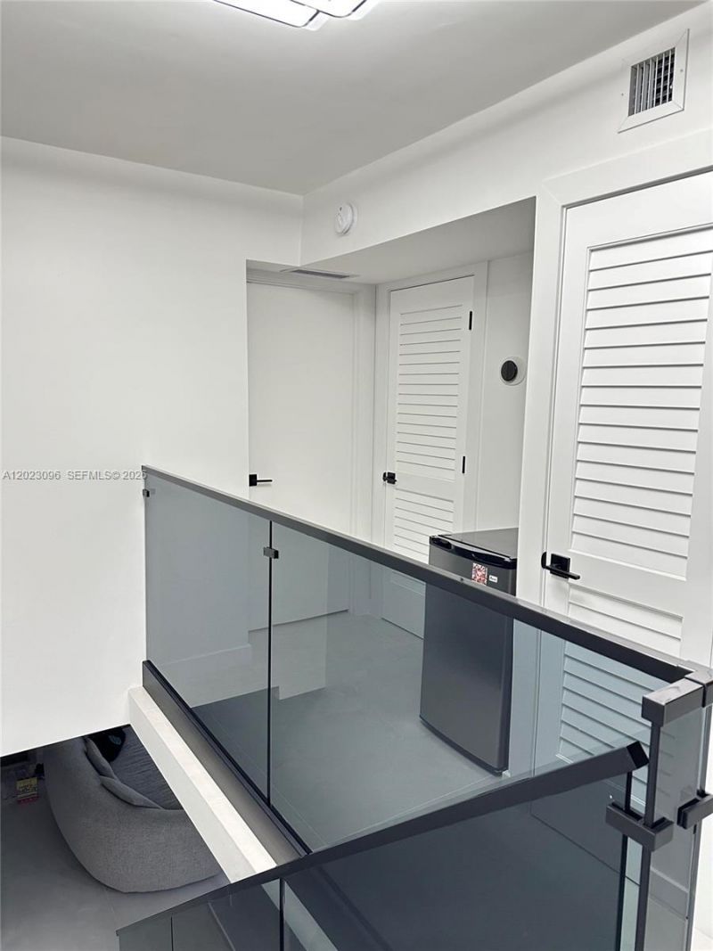 425 Grapetree Dr , Unit 211, Key Biscayne, FL 33149 Photo