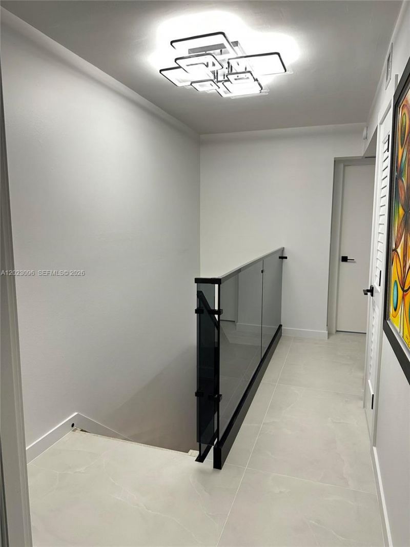425 Grapetree Dr , Unit 211, Key Biscayne, FL 33149 Photo