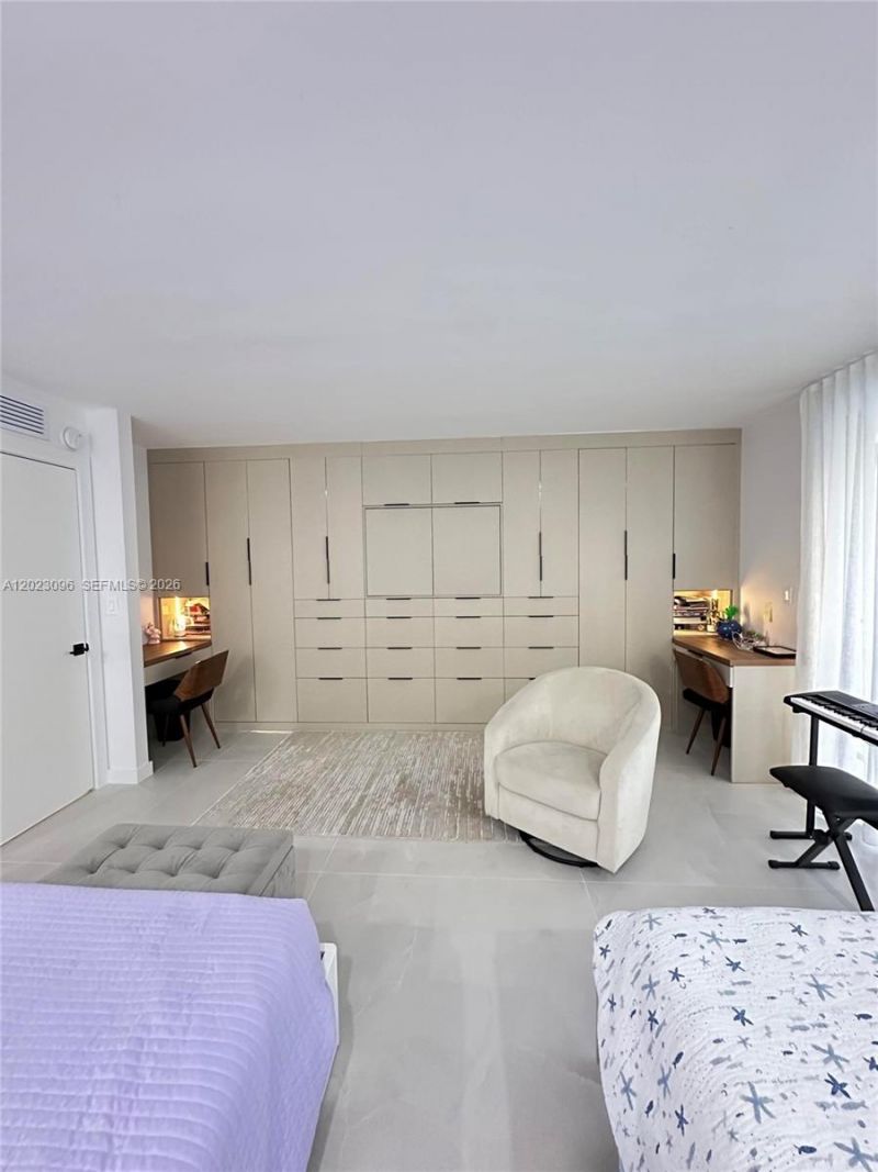 425 Grapetree Dr , Unit 211, Key Biscayne, FL 33149 Photo