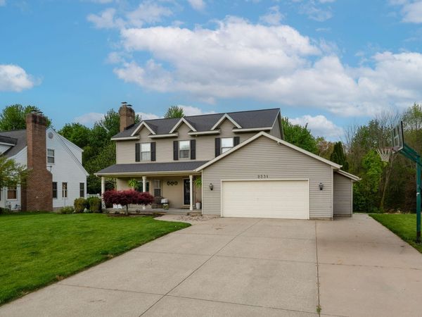 2331 Pheasant Avenue NW, Grand Rapids, MI 49534