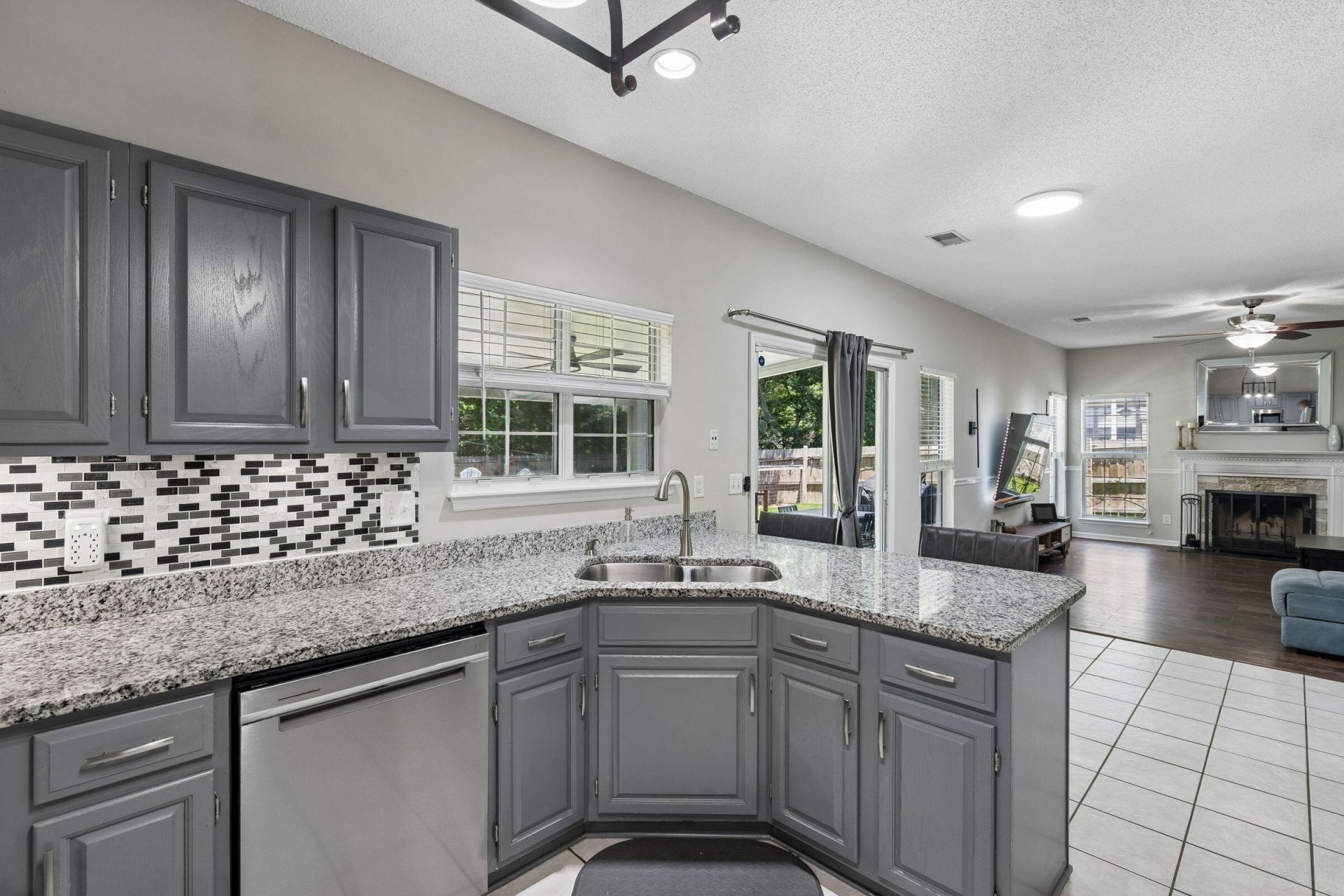 5403 Greggs Landing Drive Photo 11