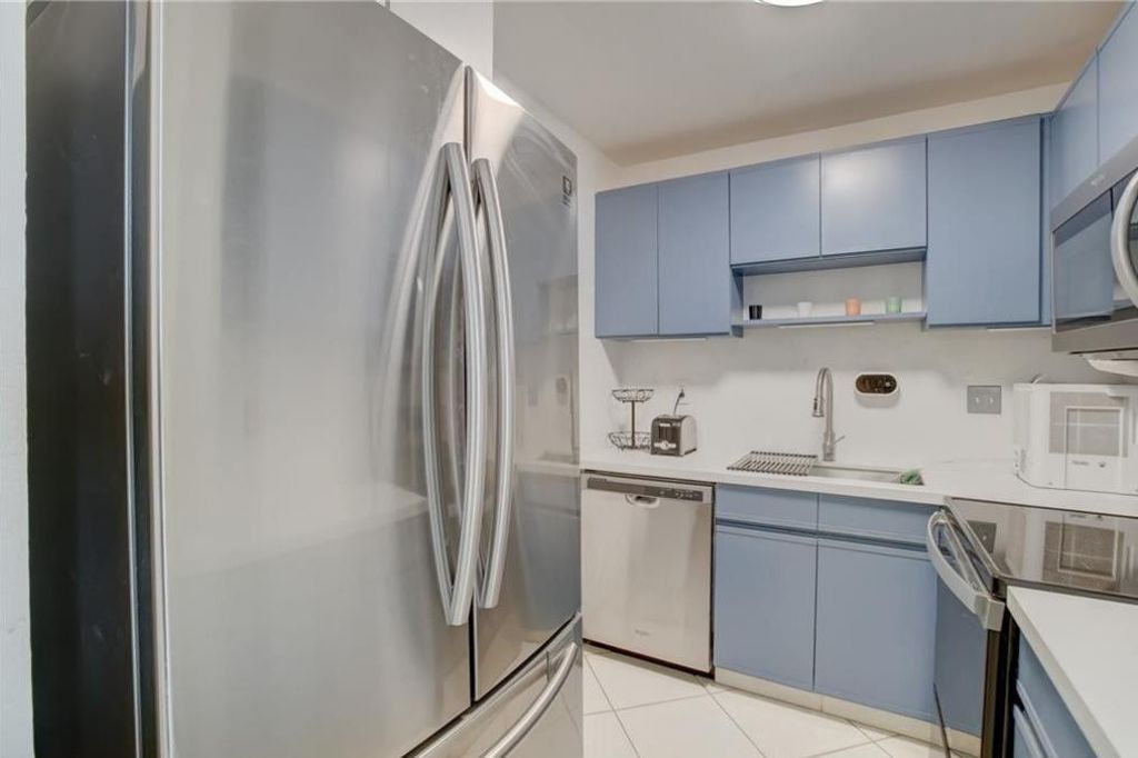 3020 NE 16th Avenue, Unit 304, Oakland Park, FL 33334 Photo