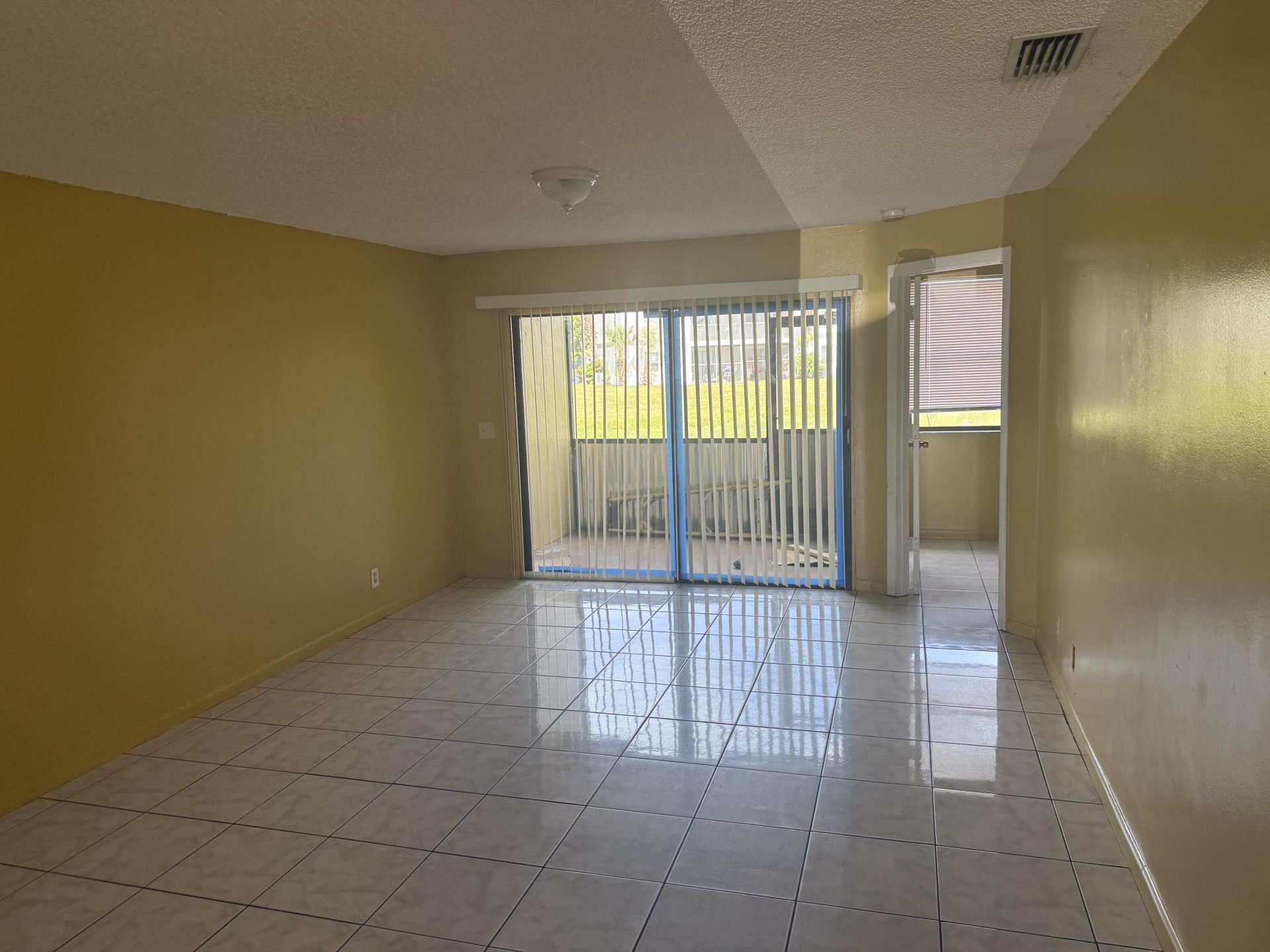 2511 NW 56th Avenue, Unit 111, Lauderhill, FL 33313 Photo