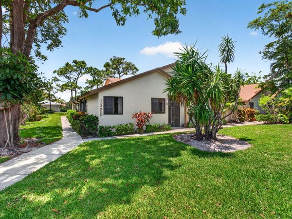 1320 NW 29th Avenue, Unit D, Delray Beach, FL 33445