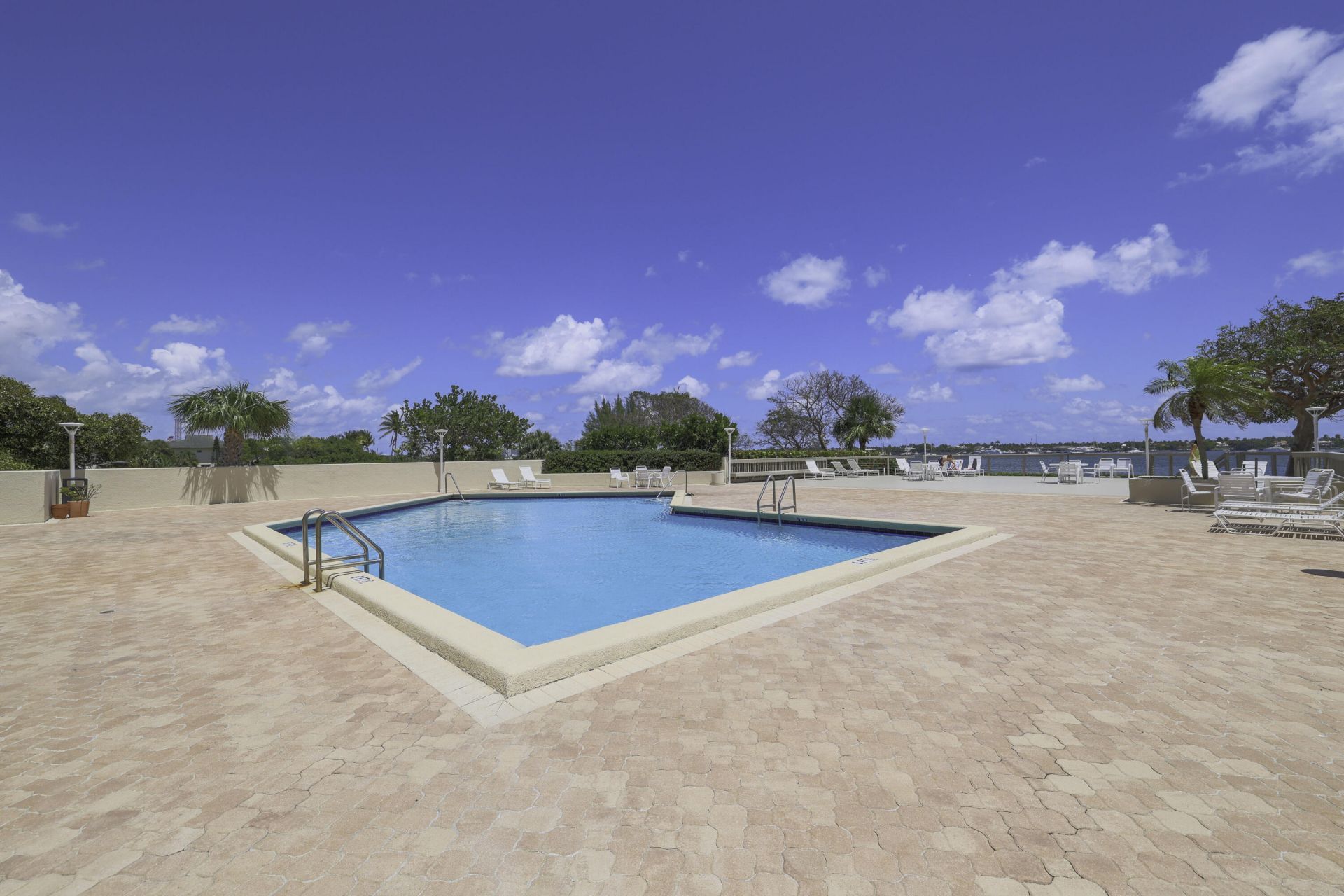 5600 N Flagler Drive, Unit 1803, West Palm Beach, FL 33407 Photo