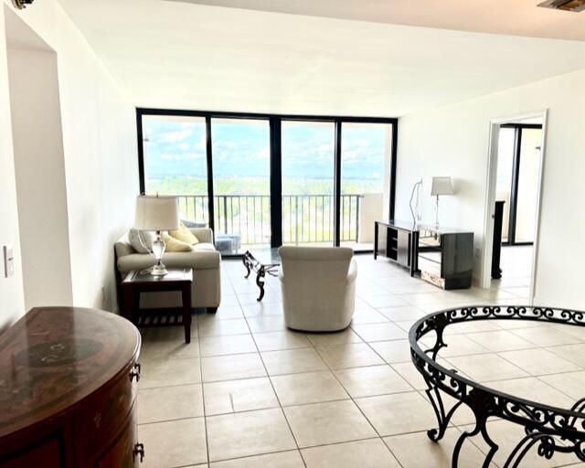 5600 N Flagler Drive, Unit 1803, West Palm Beach, FL 33407 Photo