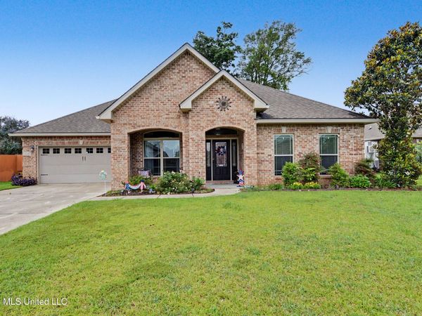 13103 Hawthorn Drive, Biloxi, MS 39532