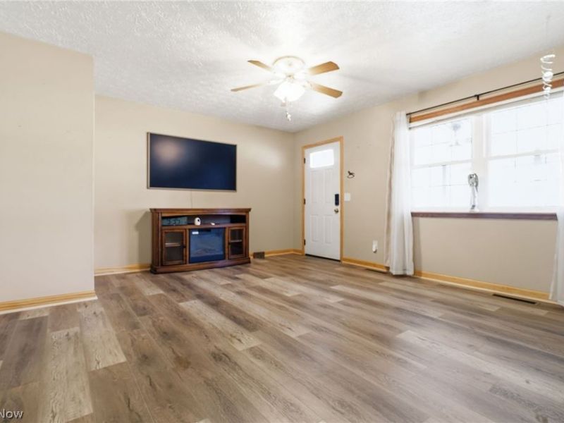 2534 Bollinger Avenue NE, Canton, OH 44705 Photo 6