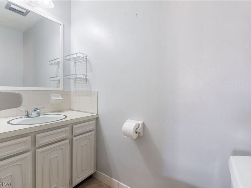461 Oakridge Drive, Youngstown, OH 44512 Photo 13