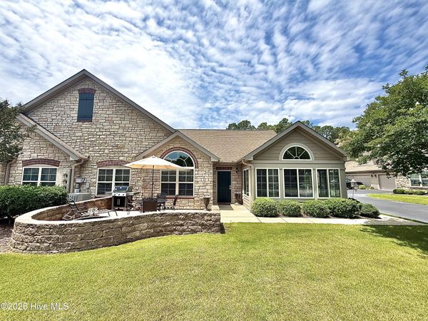 107 W Chelsea Court, Southern Pines, NC 28387