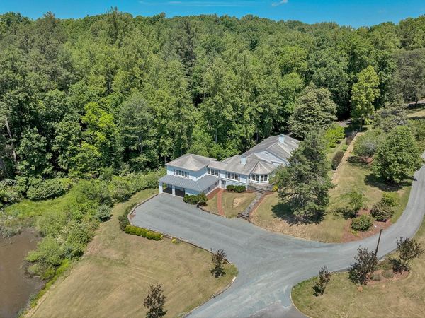 260 Peaceful Valley LN , Rocky Mount, VA 24151