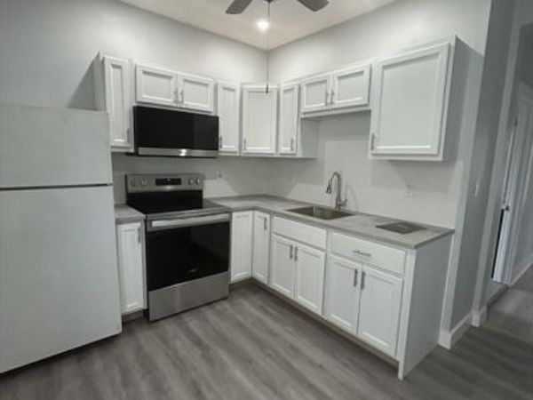 90 Quequechan St, Unit 2, Fall River, MA 02723