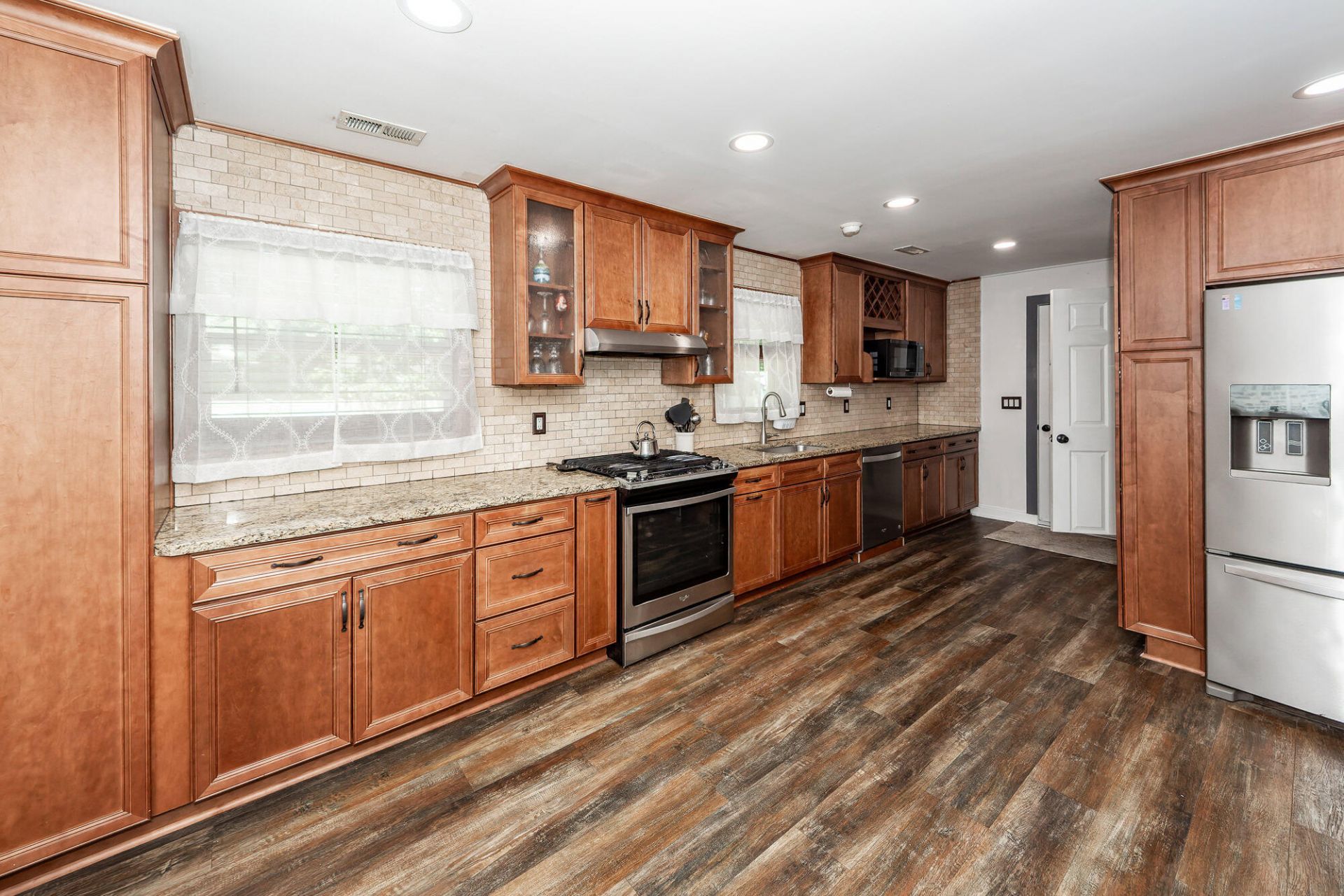 313 Fairington Drive Photo 18
