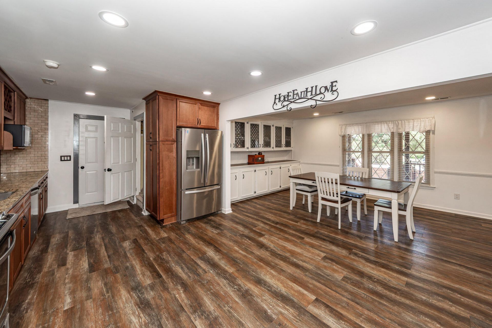 313 Fairington Drive Photo 20