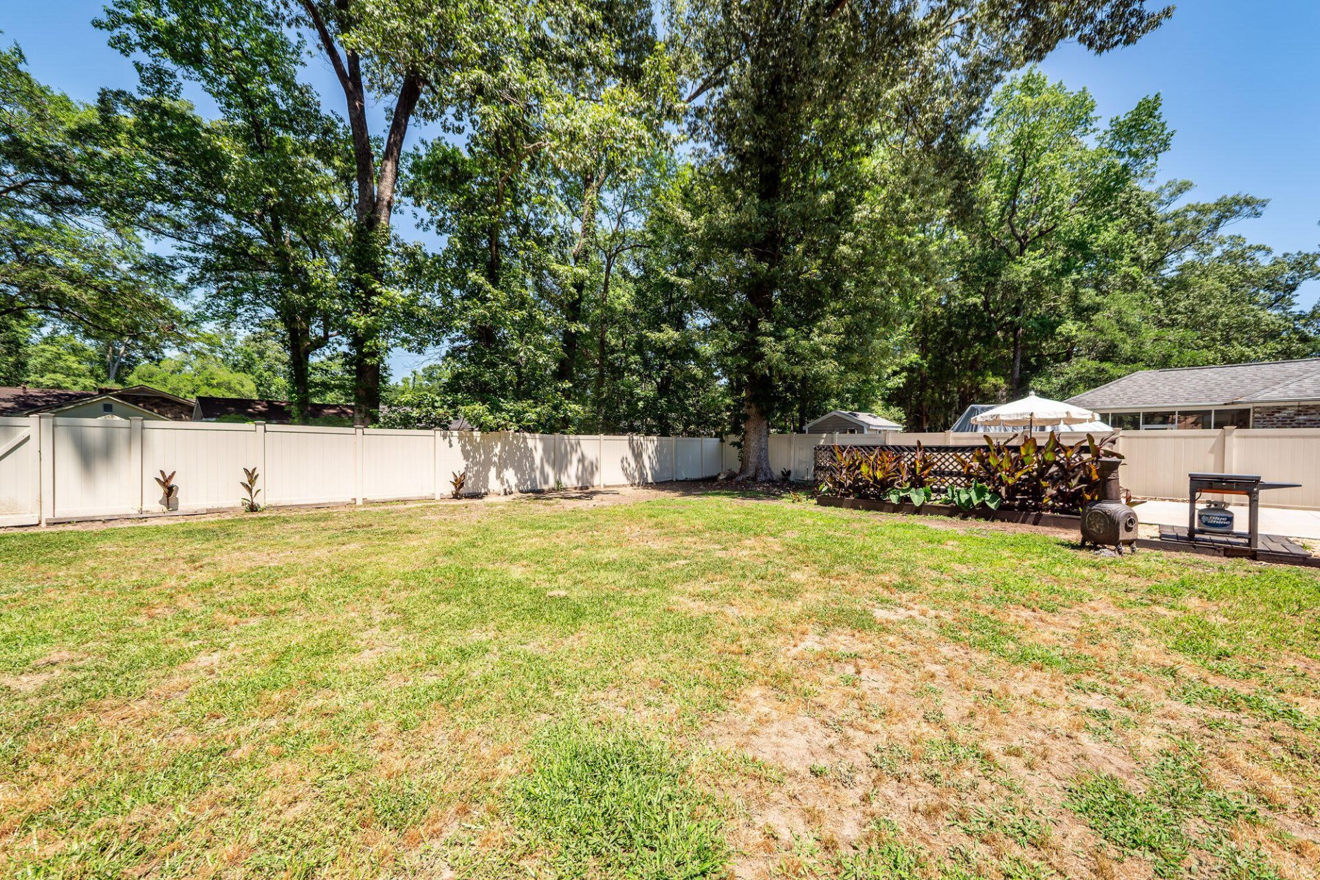 313 Fairington Drive Photo 23