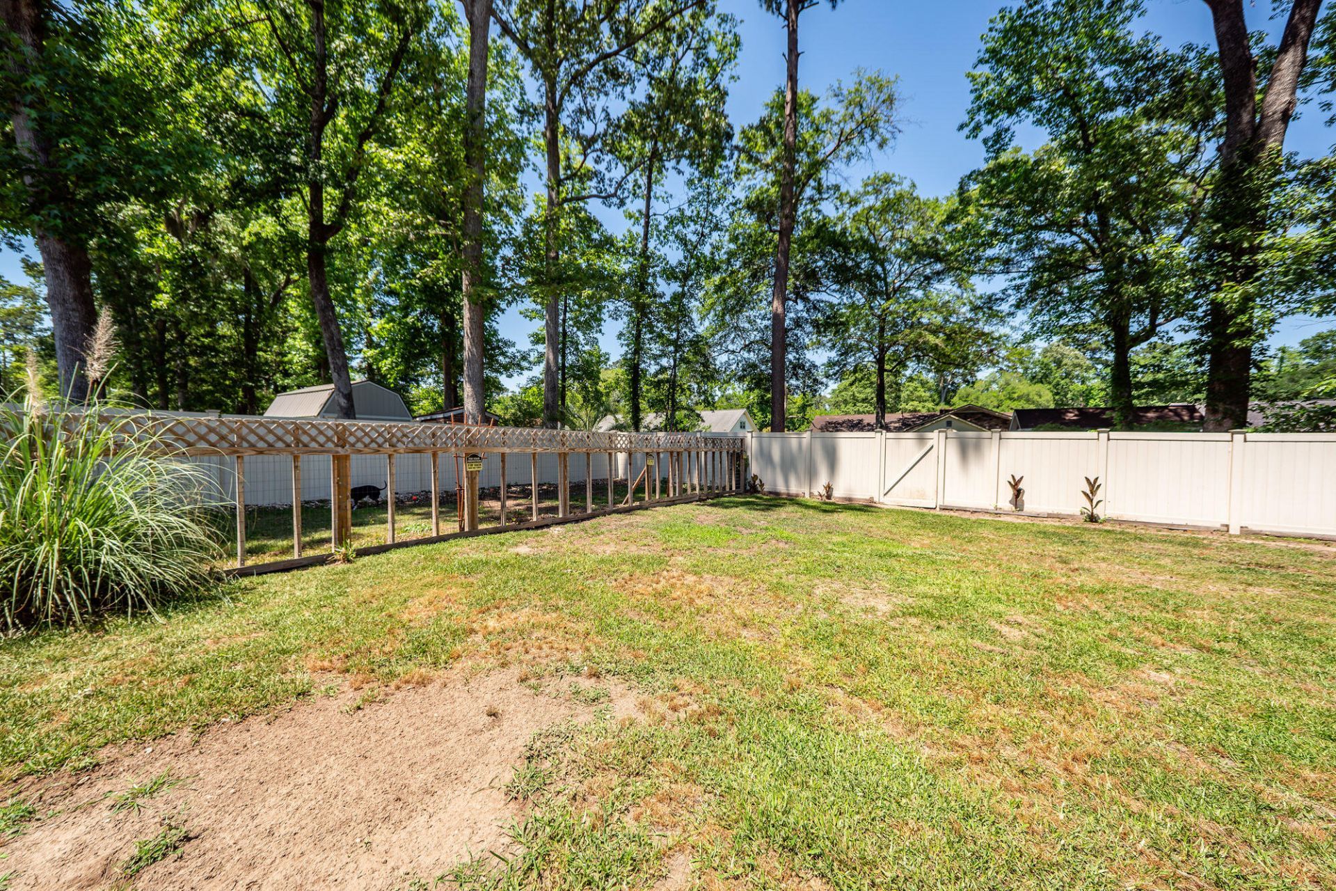 313 Fairington Drive Photo 24