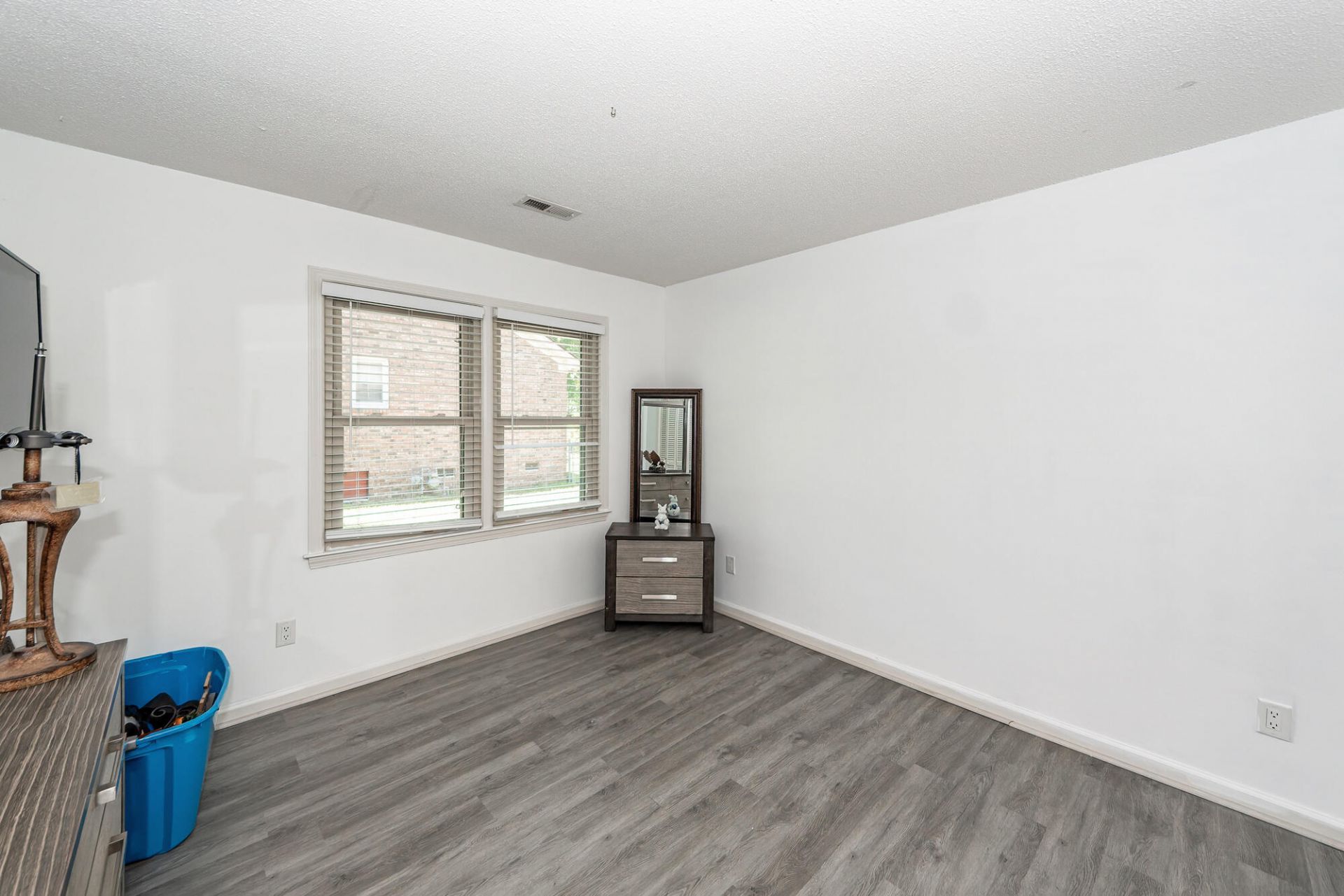 313 Fairington Drive Photo 33
