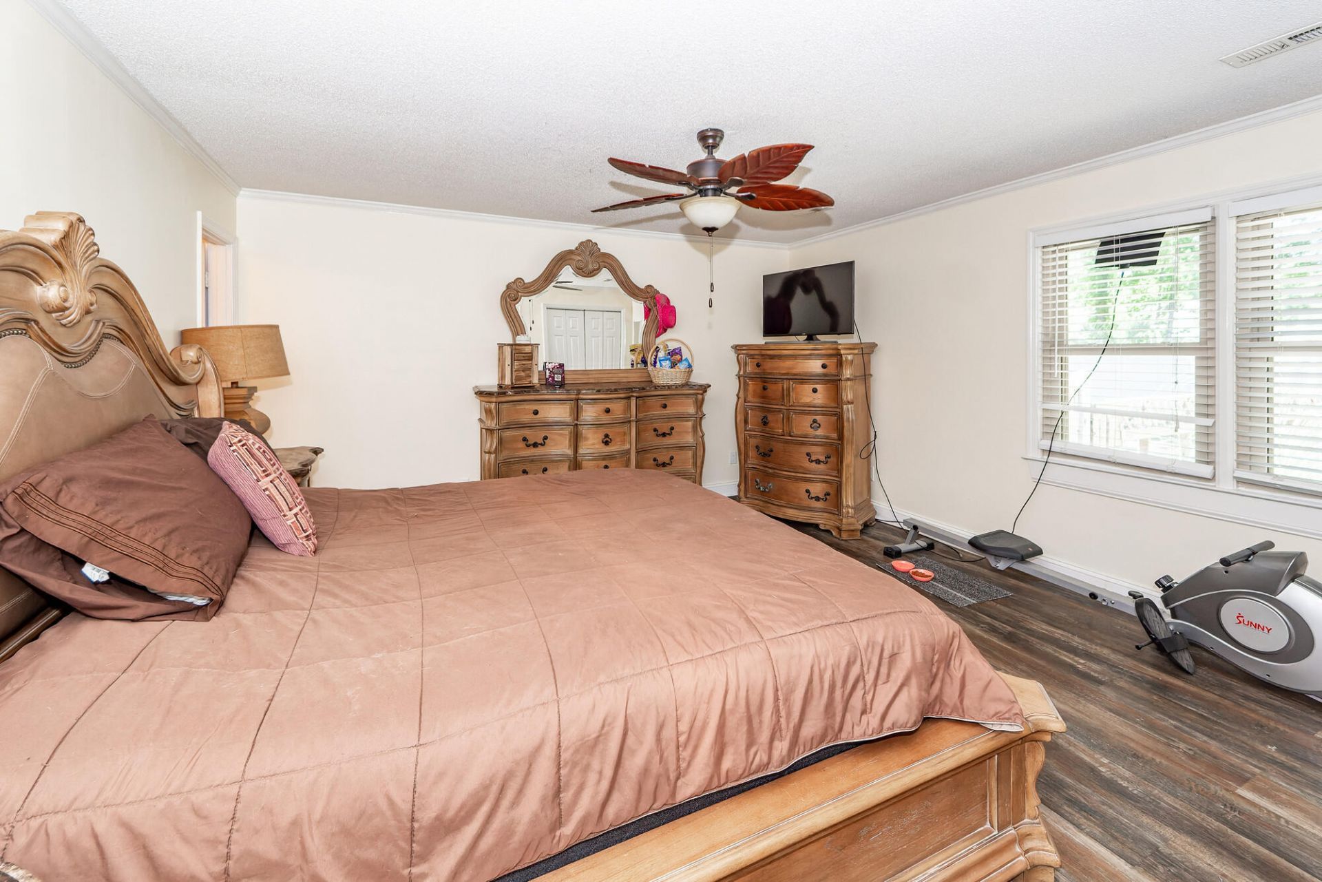 313 Fairington Drive Photo 39
