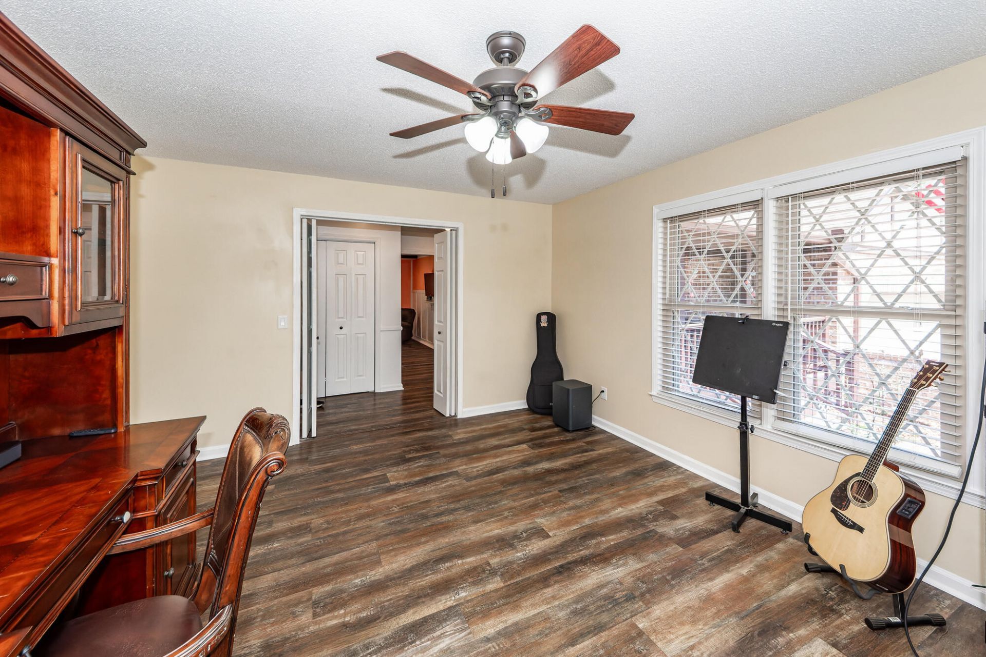 313 Fairington Drive Photo 7