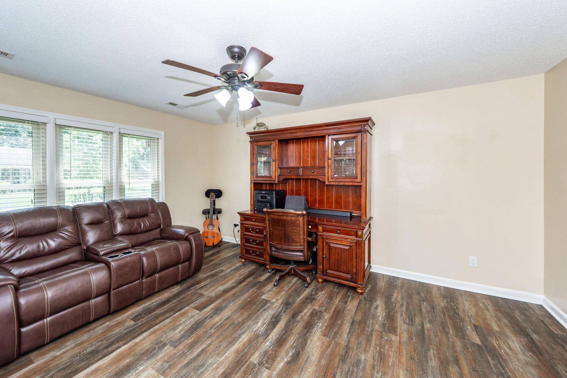 313 Fairington Drive Photo 8