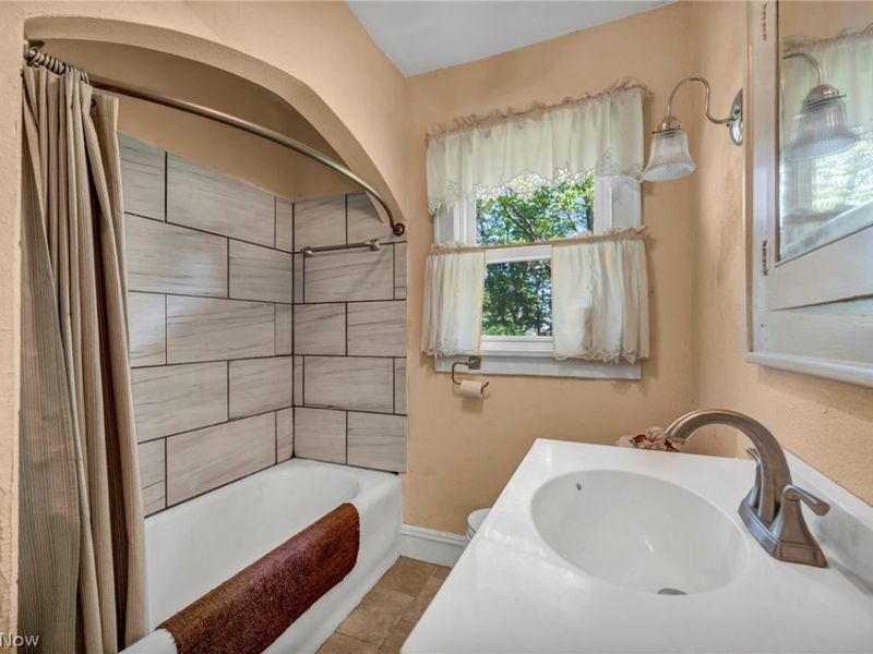 1539 Greensburg Road, Uniontown, OH 44685 Photo 32