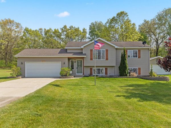 4710 Flat River Trail, Belding, MI 48809