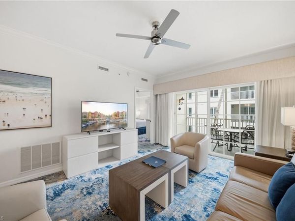 221 9th ST S, Unit 206, NAPLES, FL 34102