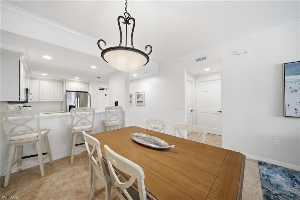 221 9th St S, Unit 206, Naples, FL 34102 Photo