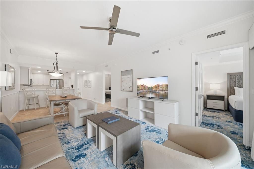 221 9th St S, Unit 206, Naples, FL 34102 Photo