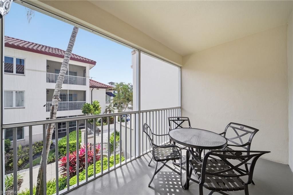 221 9th St S, Unit 206, Naples, FL 34102 Photo