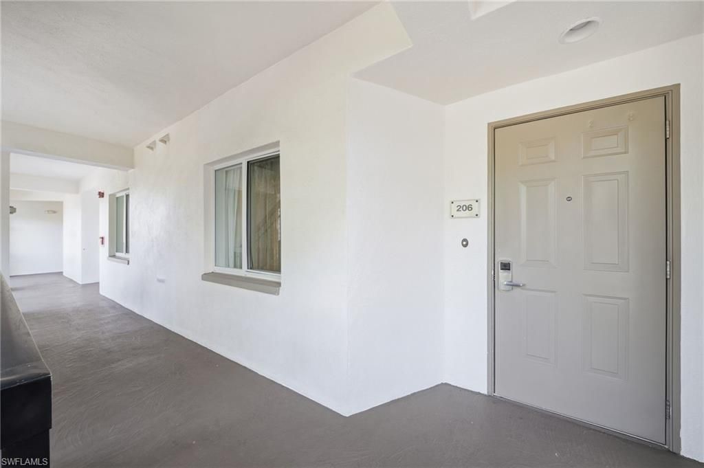 221 9th St S, Unit 206, Naples, FL 34102 Photo