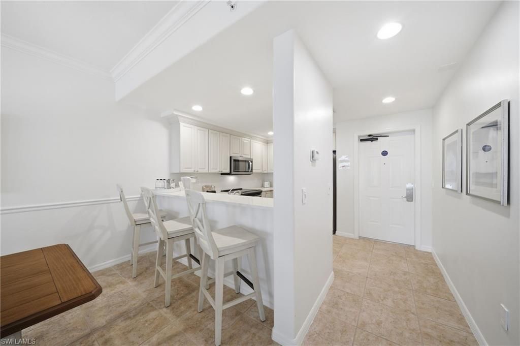 221 9th St S, Unit 206, Naples, FL 34102 Photo