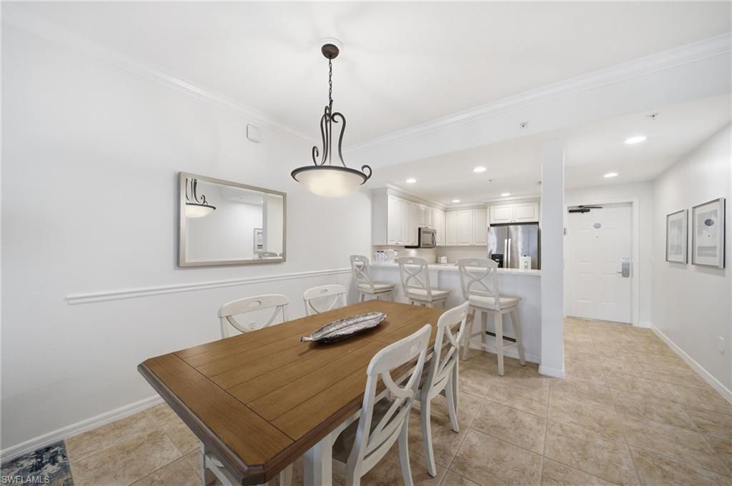 221 9th St S, Unit 206, Naples, FL 34102 Photo