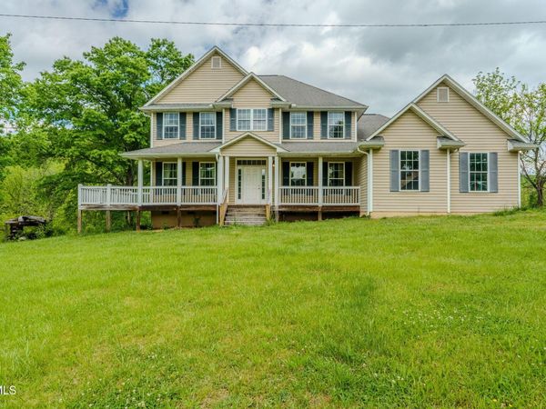 2898 Watauga Road, Johnson City, TN 37601