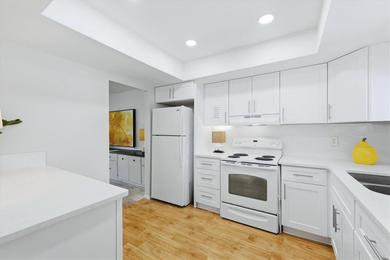 3960 Lakeside Road, Unit 156, Sarasota, FL 34232 Photo