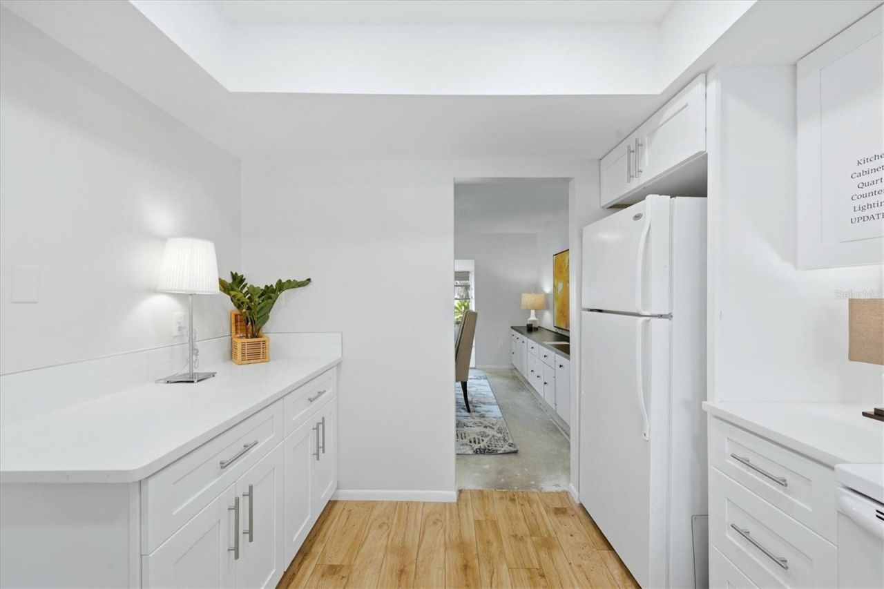 3960 Lakeside Road, Unit 156, Sarasota, FL 34232 Photo
