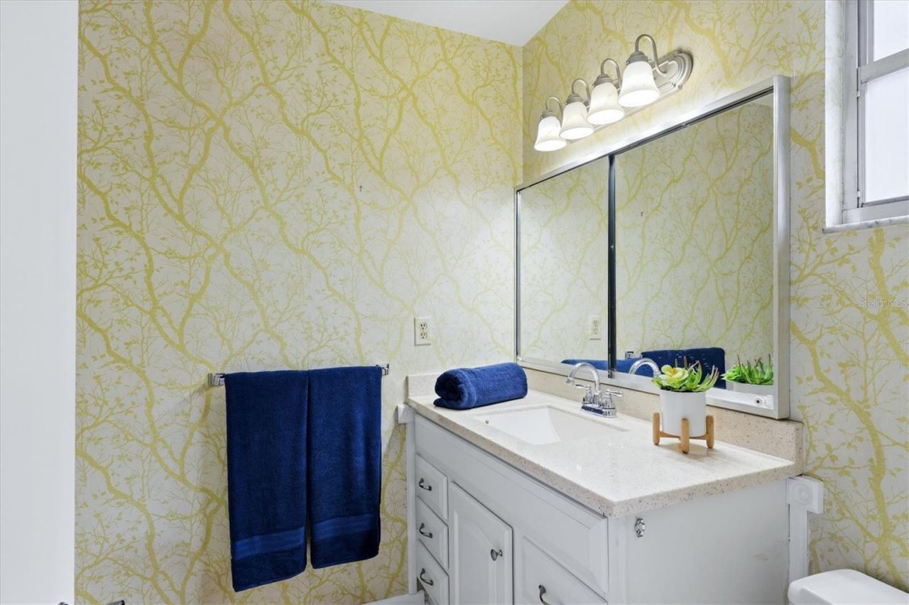 3960 Lakeside Road, Unit 156, Sarasota, FL 34232 Photo