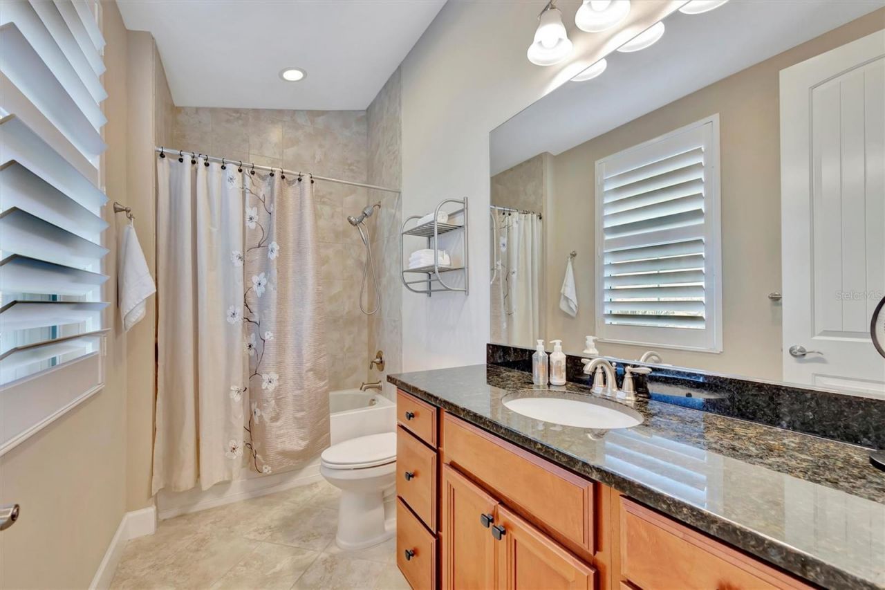 246 Sapphire Lake Drive, Unit 201, Bradenton, FL 34209 Photo