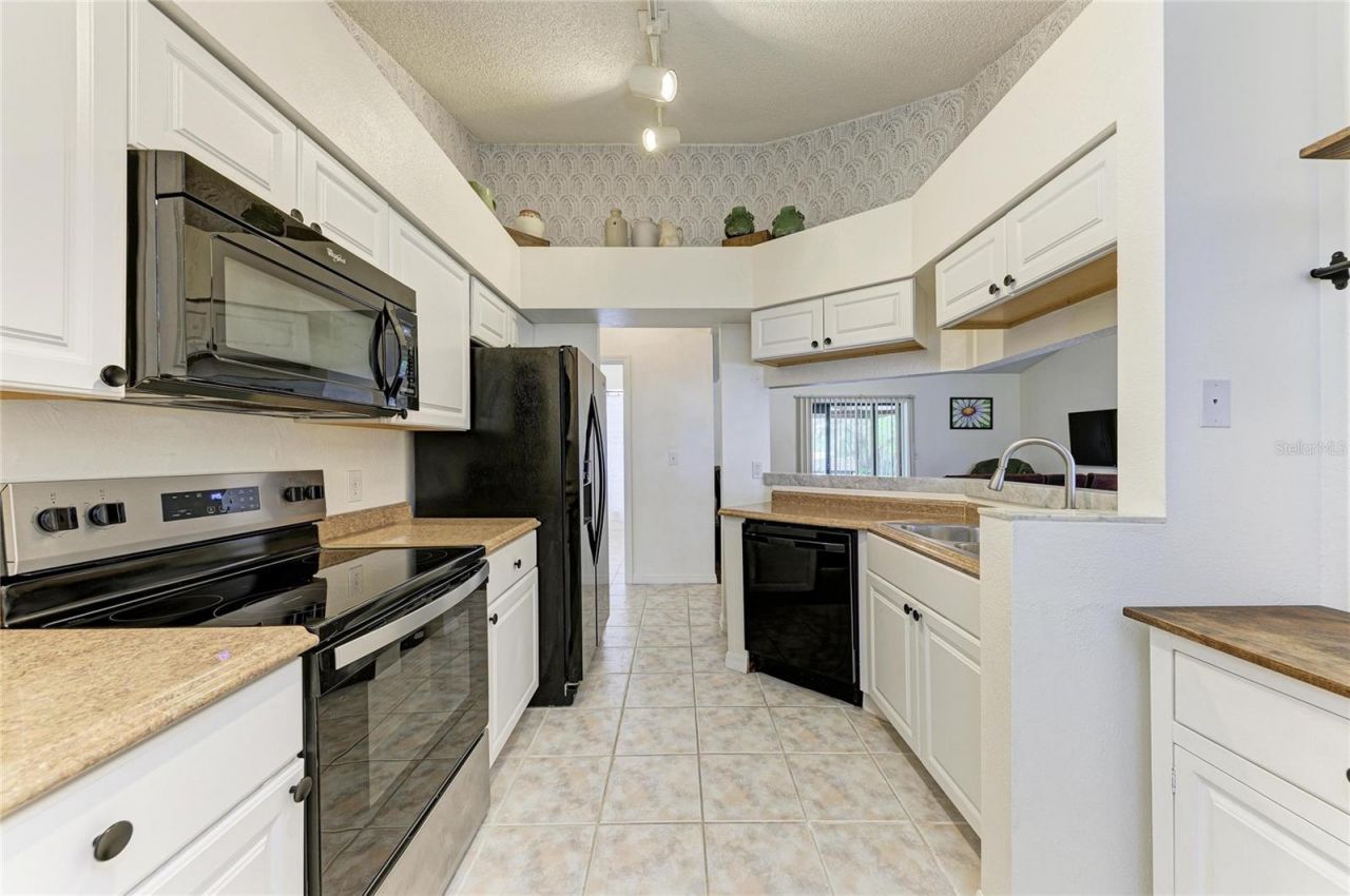 3543 65th Avenue Circle E, Sarasota, FL 34243 Photo