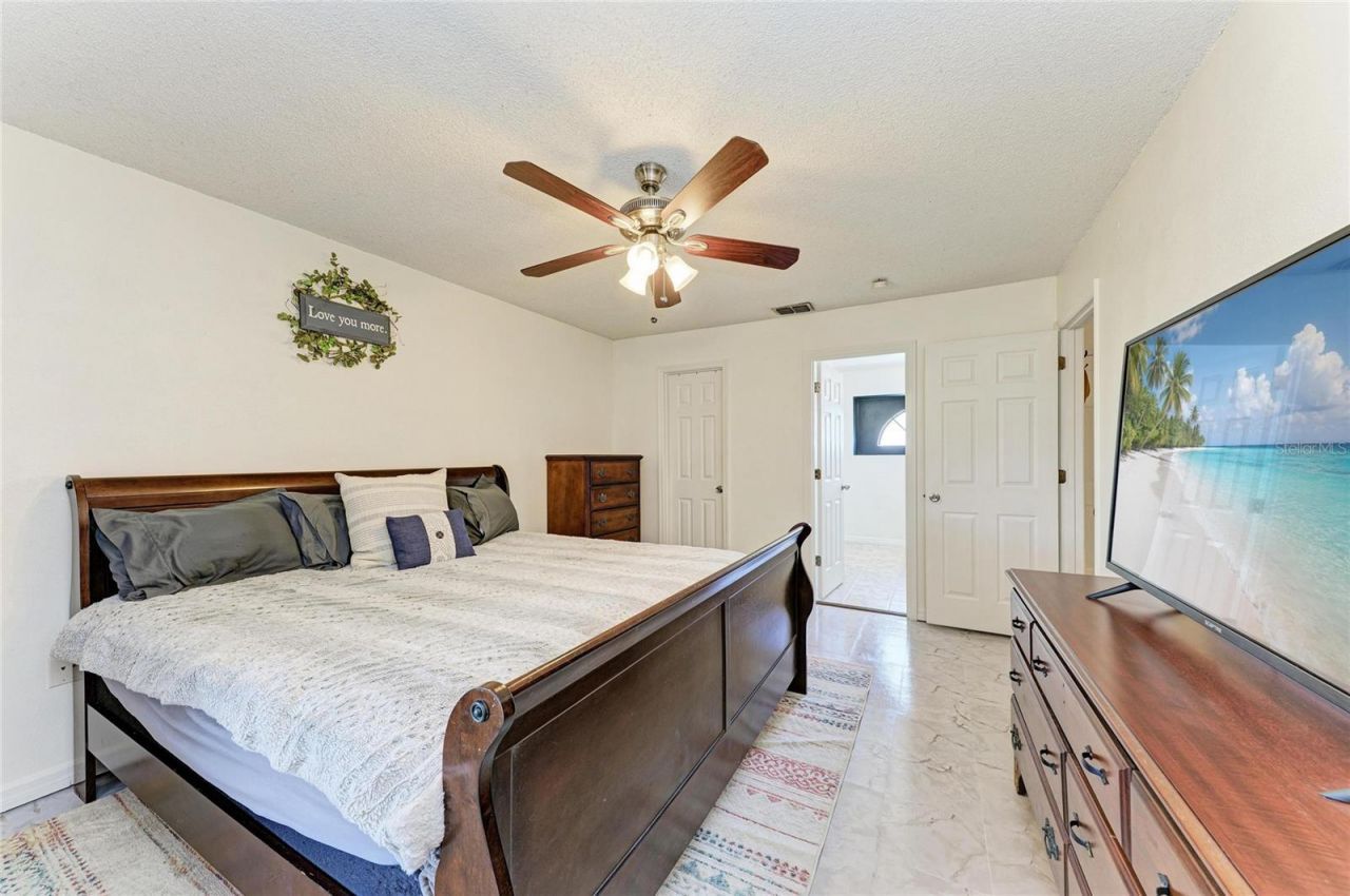 3543 65th Avenue Circle E, Sarasota, FL 34243 Photo