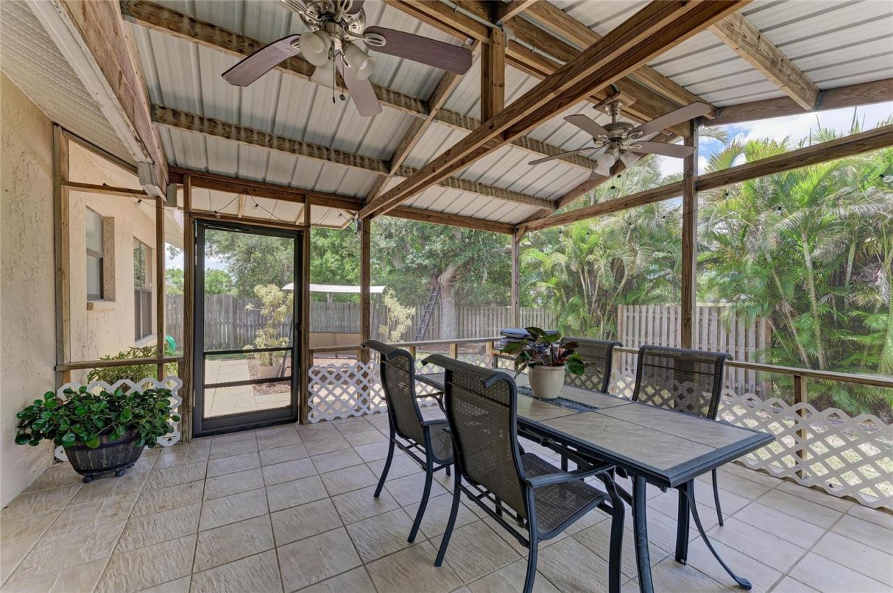 3543 65th Avenue Circle E, Sarasota, FL 34243 Photo