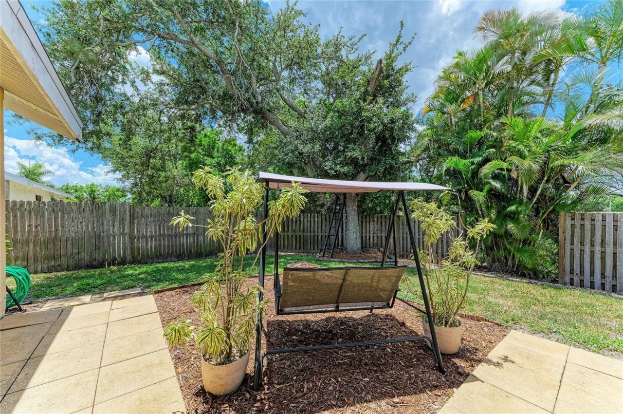 3543 65th Avenue Circle E, Sarasota, FL 34243 Photo