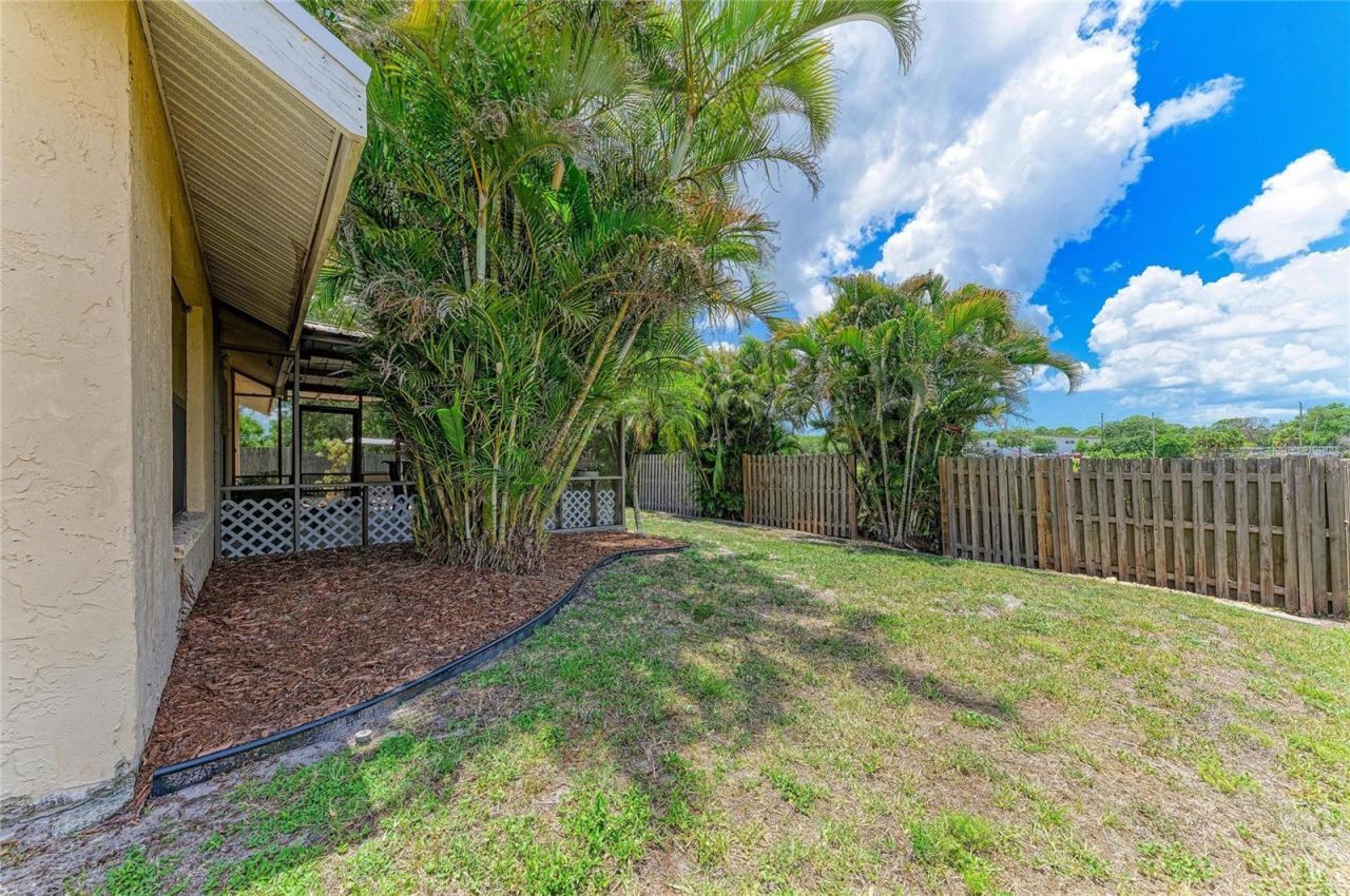 3543 65th Avenue Circle E, Sarasota, FL 34243 Photo