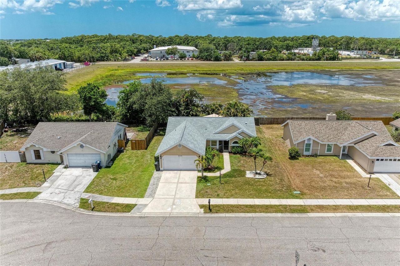 3543 65th Avenue Circle E, Sarasota, FL 34243 Photo