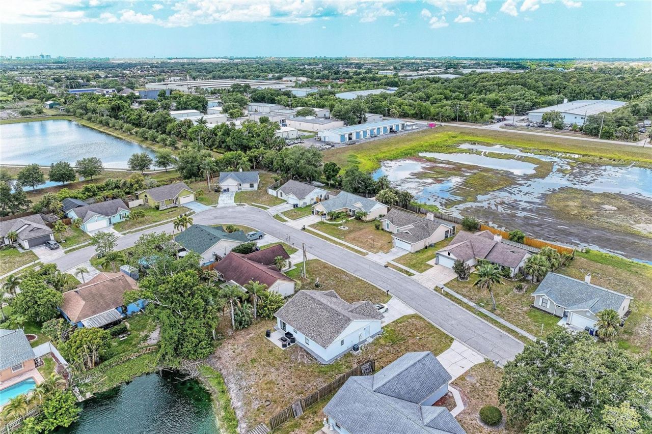 3543 65th Avenue Circle E, Sarasota, FL 34243 Photo