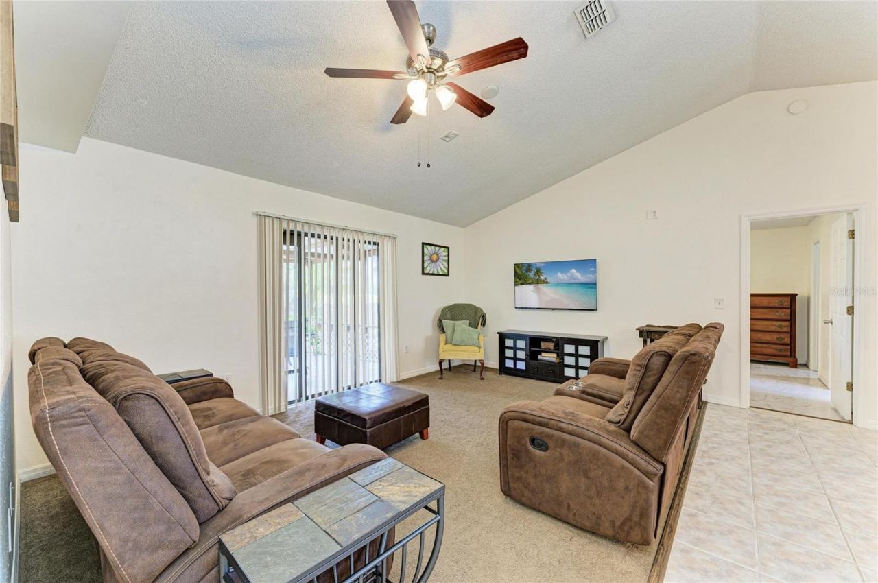 3543 65th Avenue Circle E, Sarasota, FL 34243 Photo