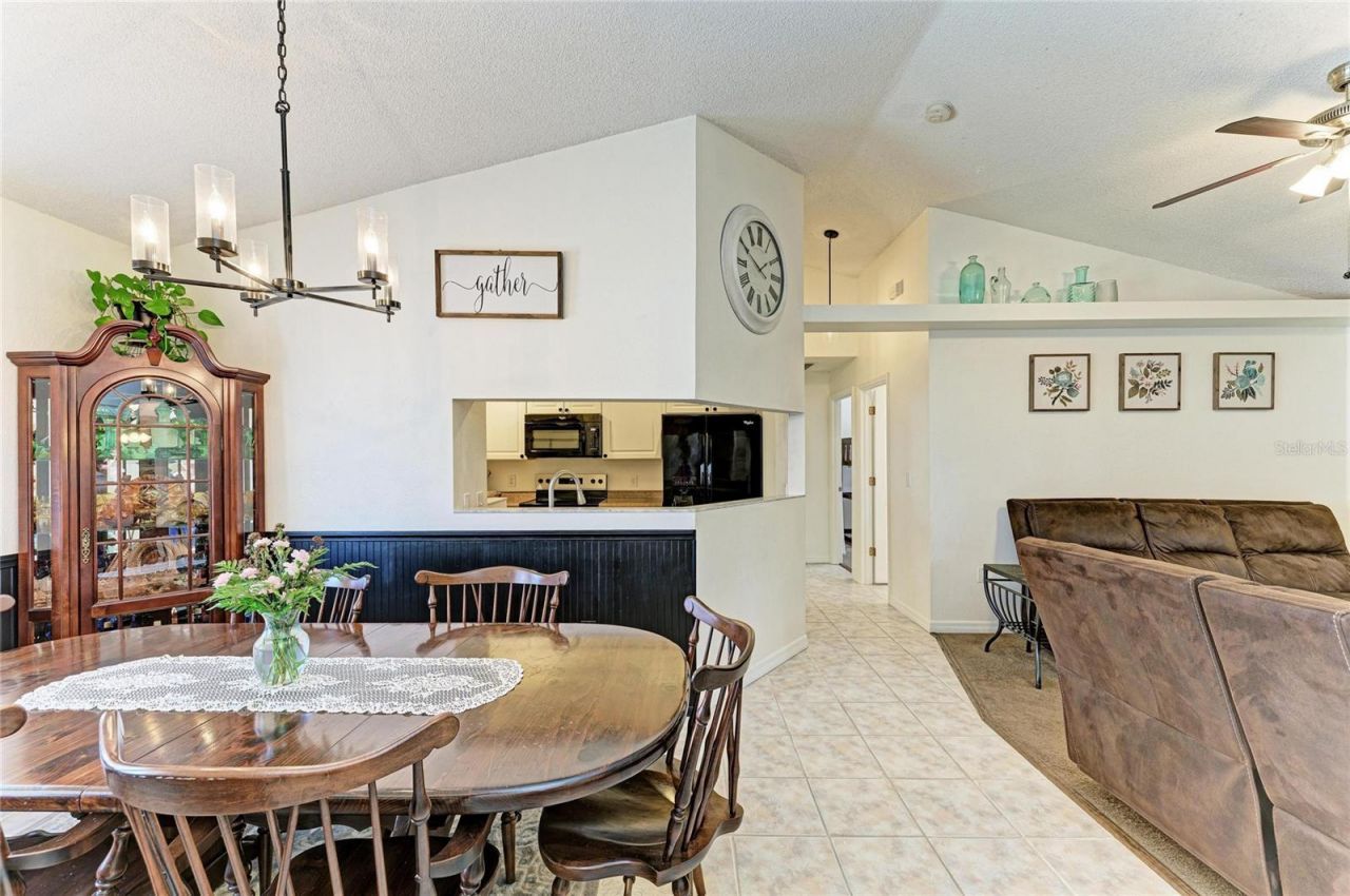 3543 65th Avenue Circle E, Sarasota, FL 34243 Photo