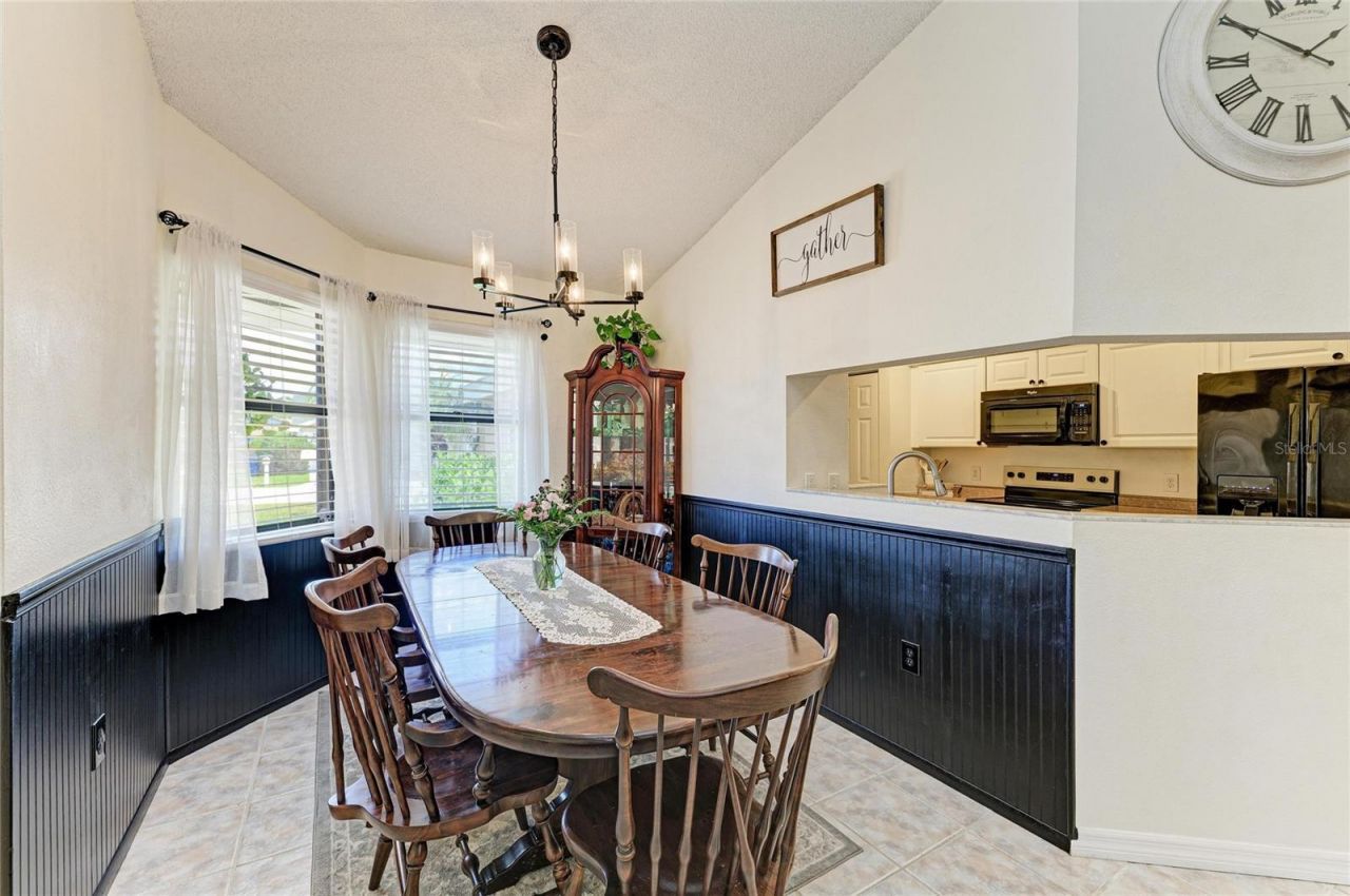 3543 65th Avenue Circle E, Sarasota, FL 34243 Photo