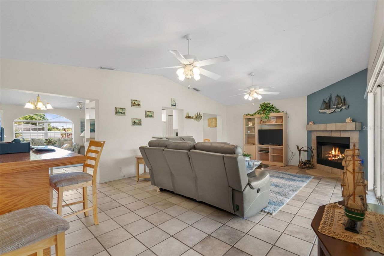 6404 68th Drive E, Palmetto, FL 34221 Photo